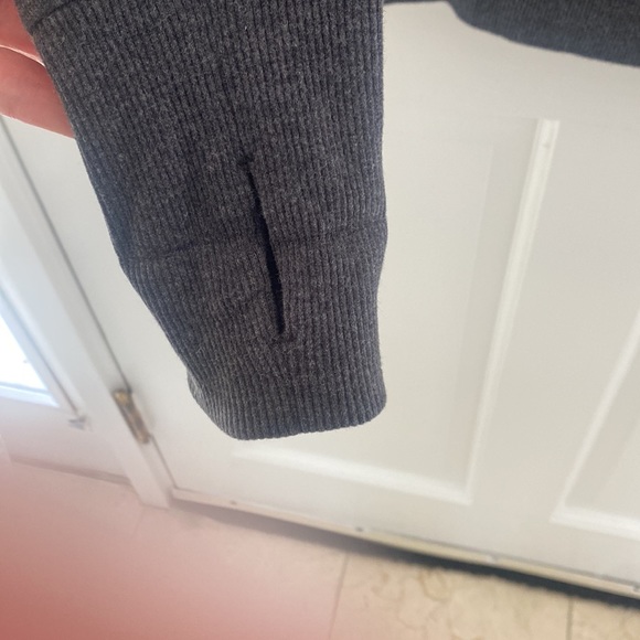 Lulu lemon hoodie - Picture 5 of 5